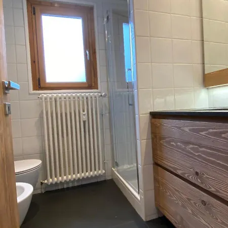 2 Avec Cheminee Et Balcon Au Centre De - Fr-1-453-184 Apartment *