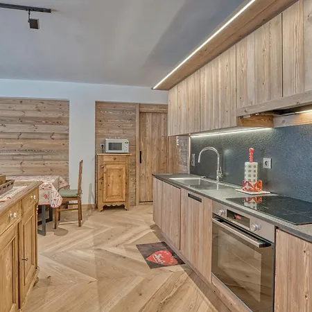 Apartment 2 Avec Cheminee Et Balcon Au Centre De - Fr-1-453-184 Megeve
